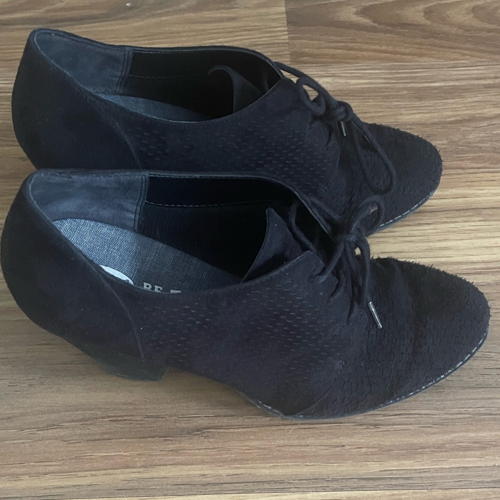 Dr. Scholl’s Lace Up Memory Foam Heeled Oxford Bootie Black Suede Size 7